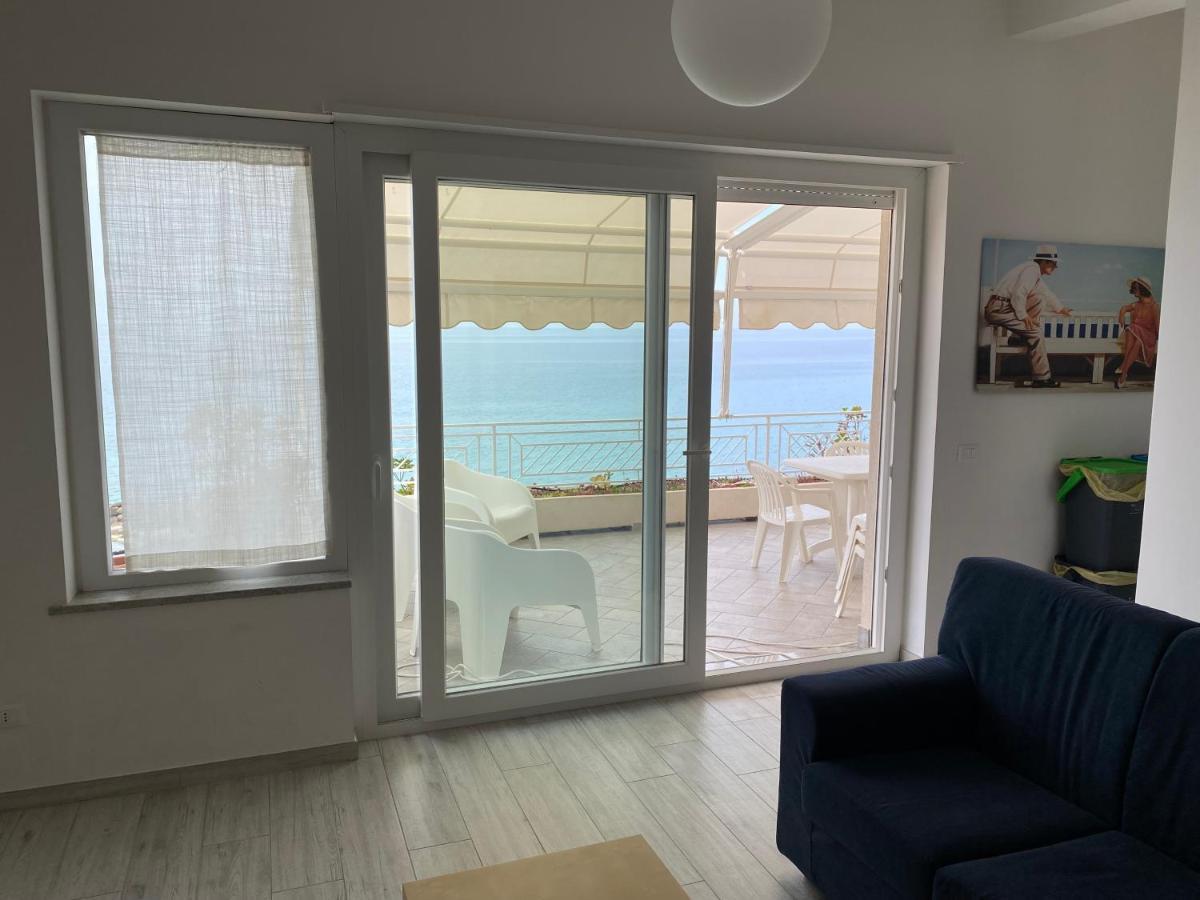 Villa Laura - Sul Mare Pizzo  Exteriör bild