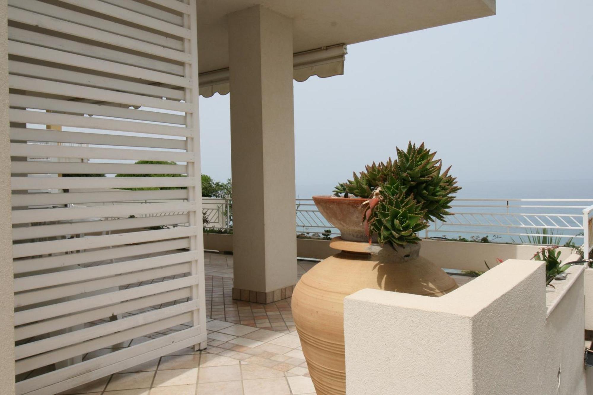 Villa Laura - Sul Mare Pizzo  Exteriör bild