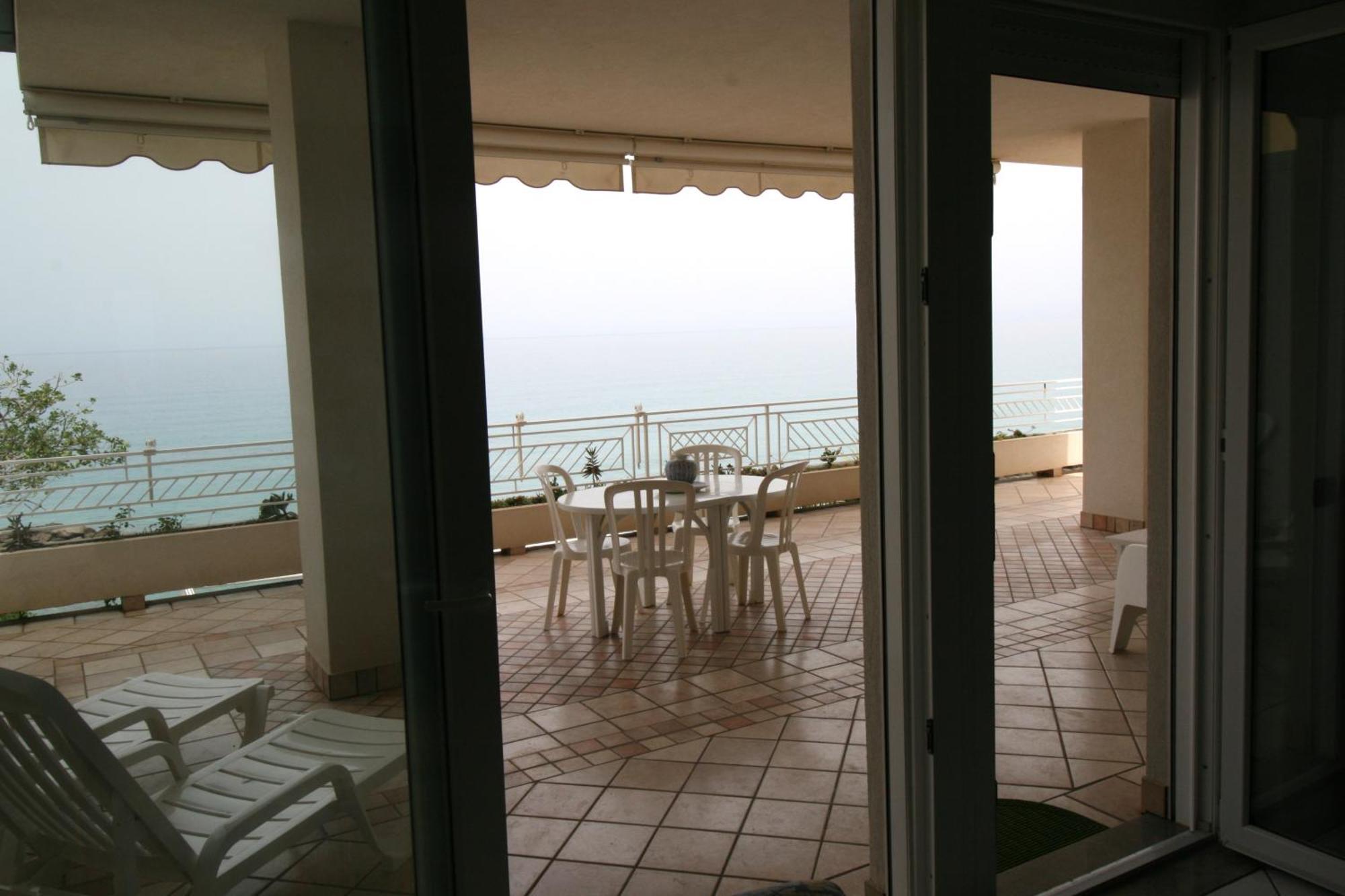 Villa Laura - Sul Mare Pizzo  Exteriör bild