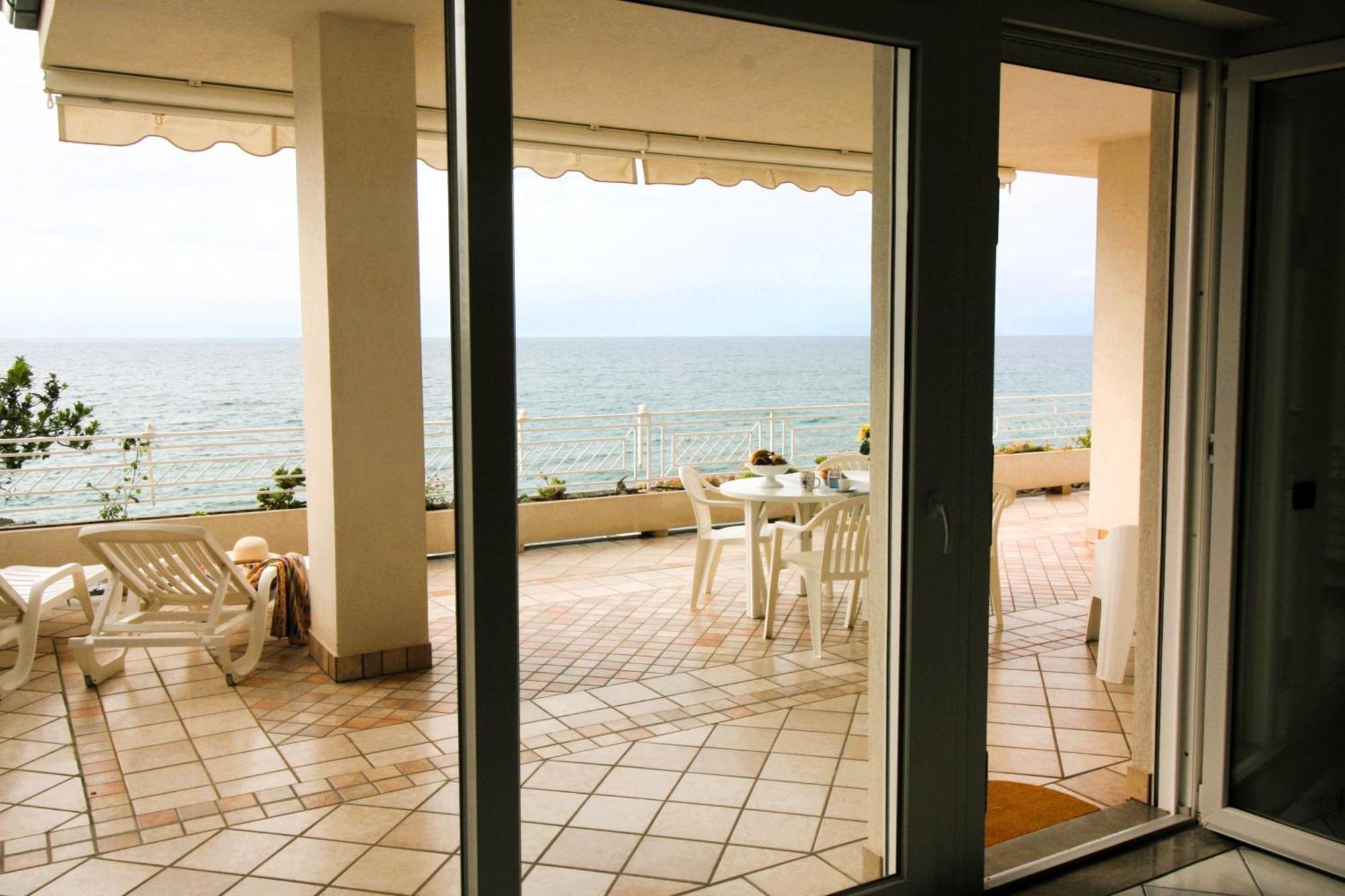 Villa Laura - Sul Mare Pizzo  Exteriör bild