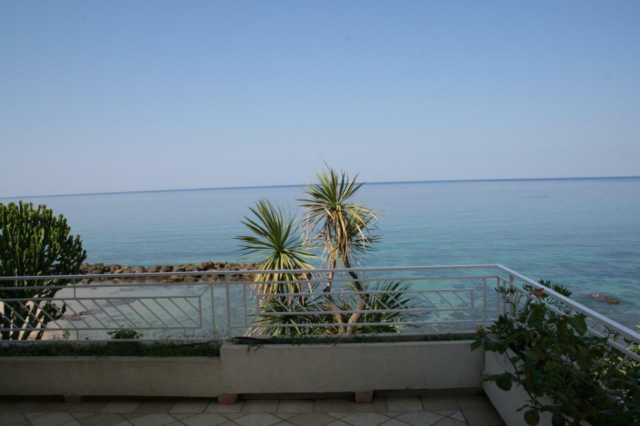 Villa Laura - Sul Mare Pizzo  Exteriör bild