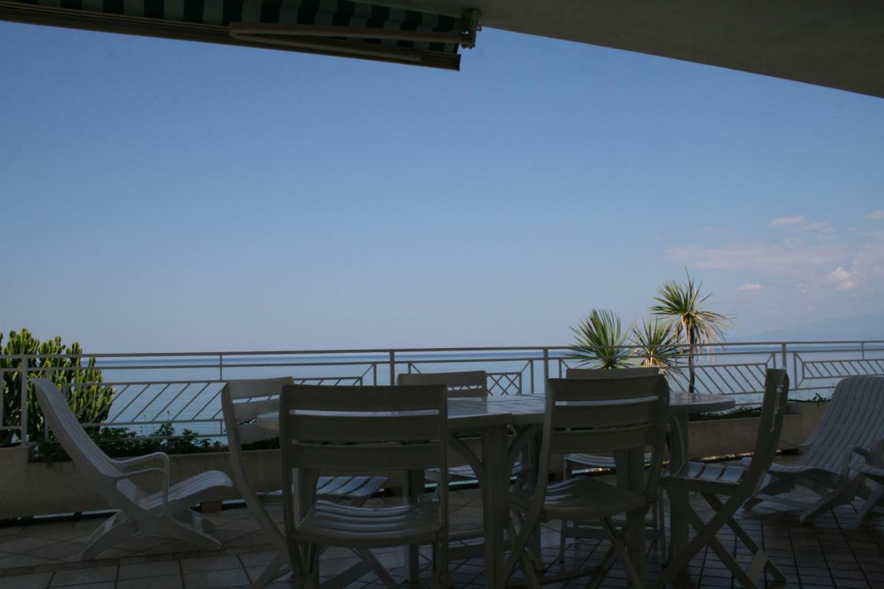 Villa Laura - Sul Mare Pizzo  Exteriör bild