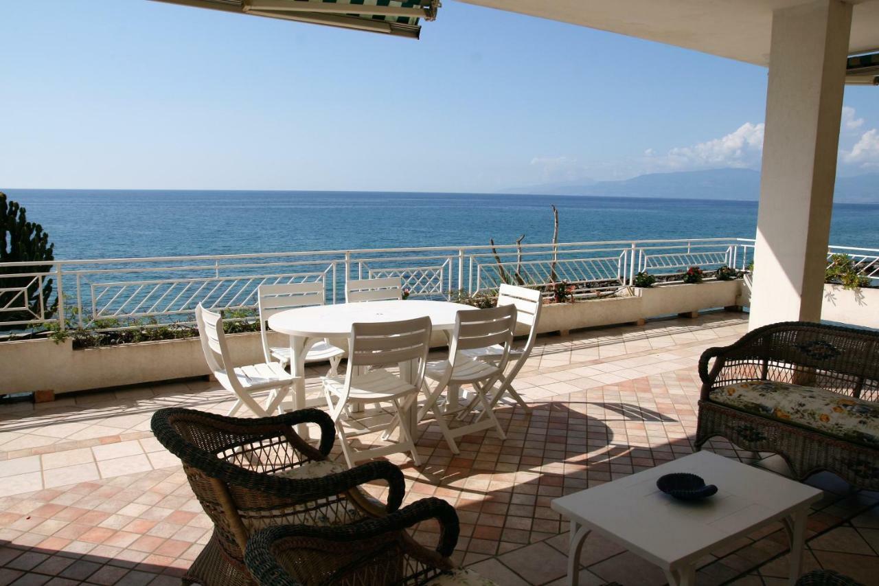 Villa Laura - Sul Mare Pizzo  Exteriör bild