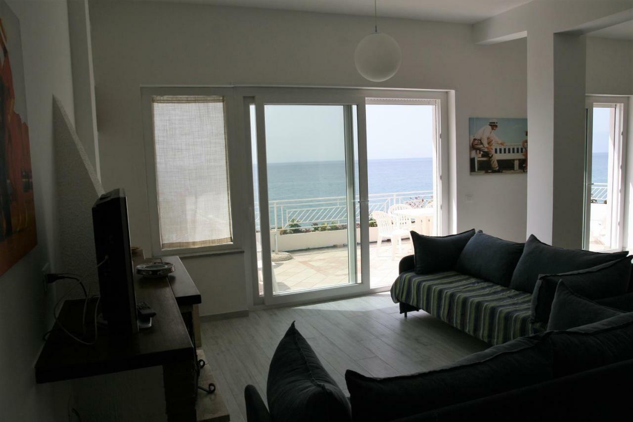 Villa Laura - Sul Mare Pizzo  Exteriör bild