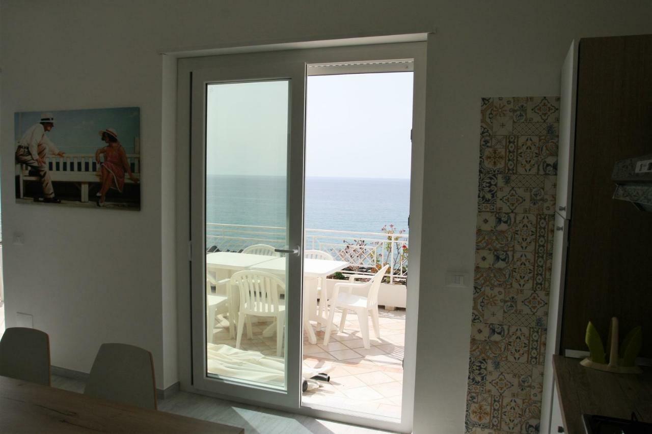 Villa Laura - Sul Mare Pizzo  Exteriör bild