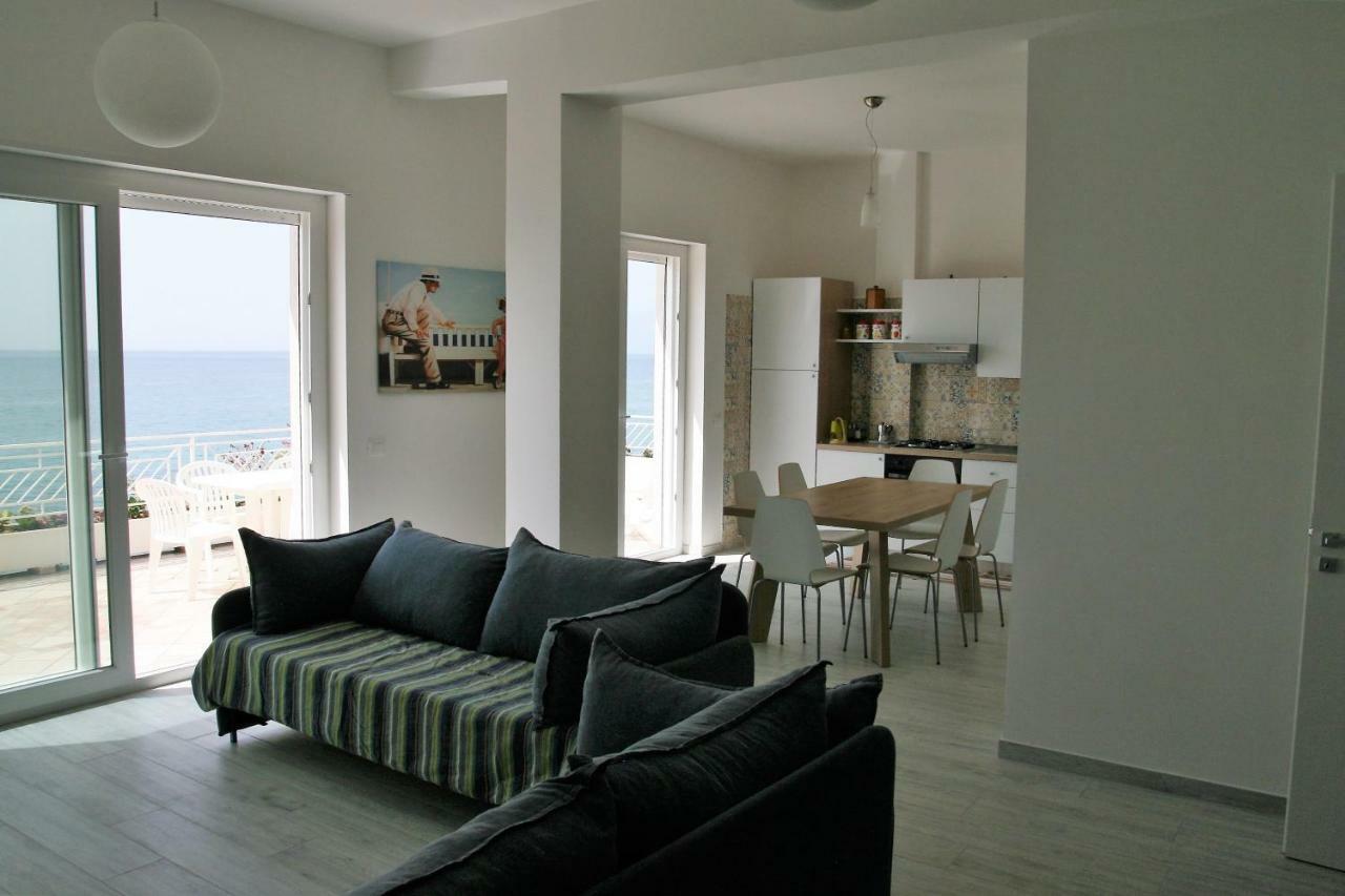 Villa Laura - Sul Mare Pizzo  Exteriör bild